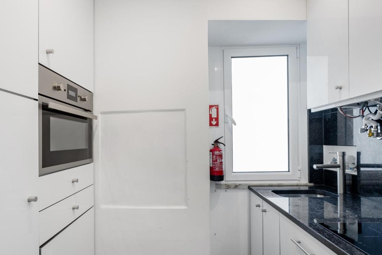 Avenida Da Liberdade Area, Bright And Newly Renovated 2 Bedroom Apartment, Lisbon Historical Center Exteriör bild